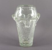 VASE, farbloses Glas, eingeschmolzene Luftblasen, H 30,5, signiert SCHNEIDER, um 1930 