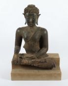 BUDDHA SHAKYAMUNI, Bronze, im Meditationssitz, die Rechte in bhumisparsa-mudra, die Linke liegt mit