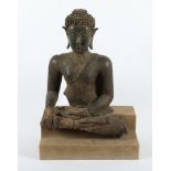 BUDDHA SHAKYAMUNI, Bronze, im Meditationssitz, die Rechte in bhumisparsa-mudra, die Linke liegt mit