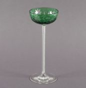 LIKÖRGLAS, farbloses Glas, Kuppa grün überfangen, schliffverziert, Schaft mit spiralförmig eingesch