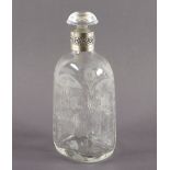 KARAFFE, farbloses Glas, Gravurdekor, Manschette aus Silber 800/ooo, H 21, DEUTSCH, um 1920