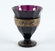 VASE, violett getöntes Glas, geschliffen, geätzter und vergoldeter Dekorfries, ber., H 16, MOSER, u