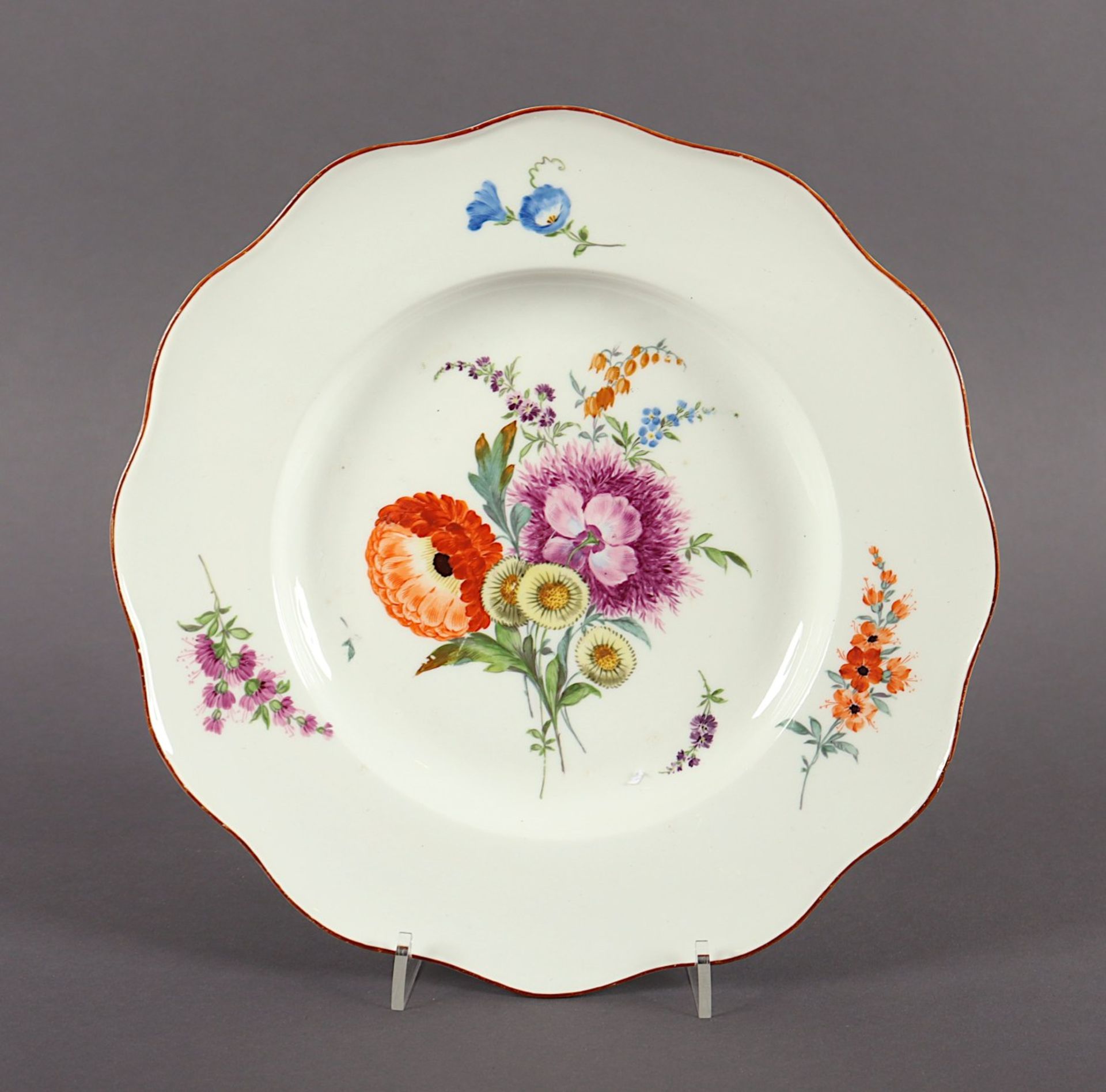 TELLER, glatt, geschweifter Rand, farbig gemalt Blumenbouquet und Blüten, rotbrauner Rand, Dm 23,5,