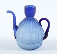 KLEINE KANNE, blau getöntes Glas, Tülle best., H 13,5, PERSIEN, 19.Jh. 