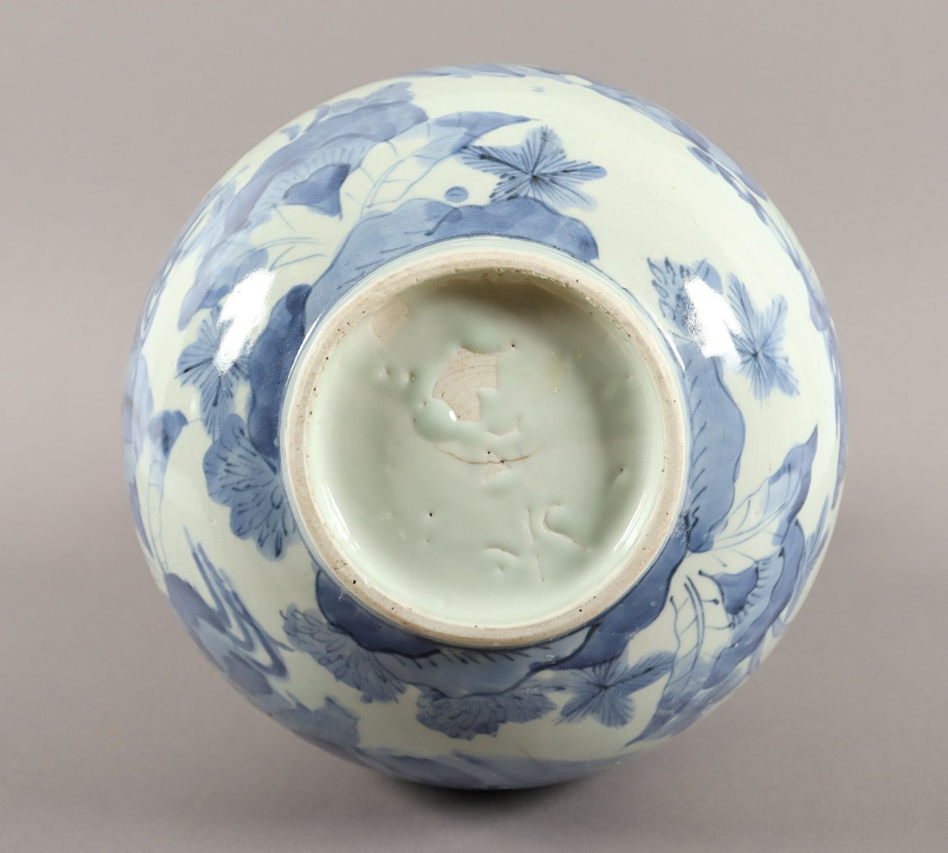 VASE, Porzellan, unterglasurblau dekoriert, H 36, rest., JAPAN, um 1700 - Image 5 of 5