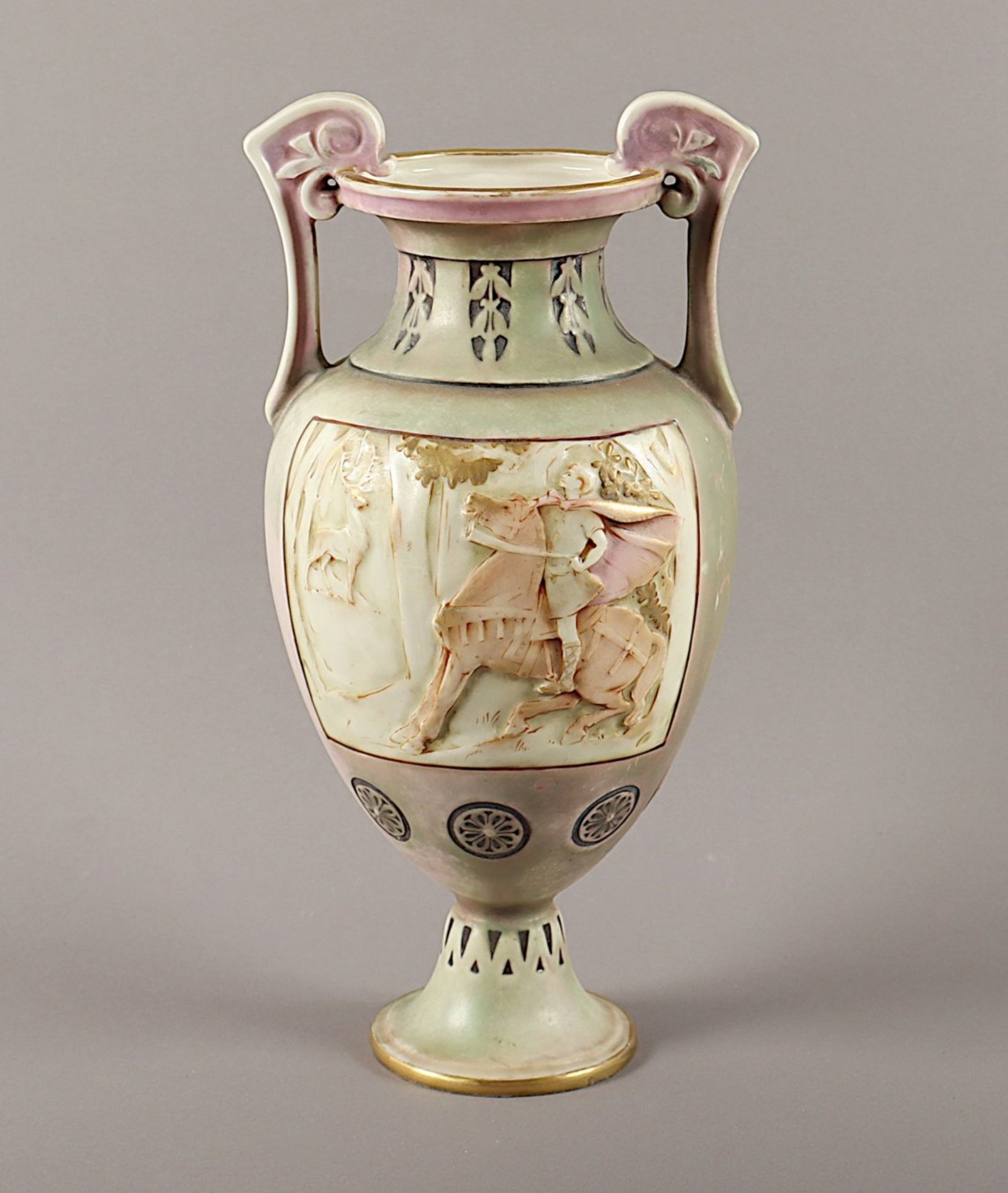 VASE MIT JAGDMOTIV, Keramik, polychrom bemalt, H 31, AMPHORA, um 1900 