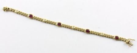 ARMBAND, 750/ooo Gelbgold, Rundpanzer, besetzt mit Rubinen (teilweise ber.) und kleinen Diamanten, 