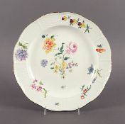 TELLER, Form Altozier, farbig gemalte Blumen, rotbrauner Rand, Dm 24, min.ber., MEISSEN, um 1750 