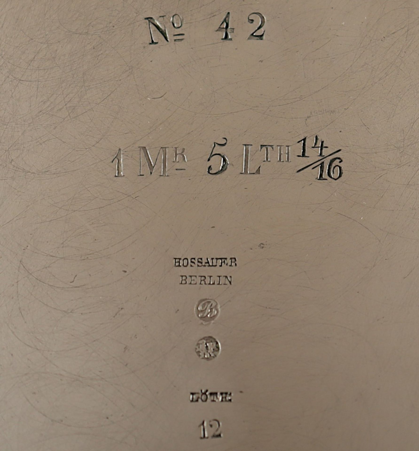 SATZ VON DREI BERLINER TELLERN, 12lötig, glatt, auf der Fahne graviertes Monogramm "CS" (wohl späte - Image 2 of 4