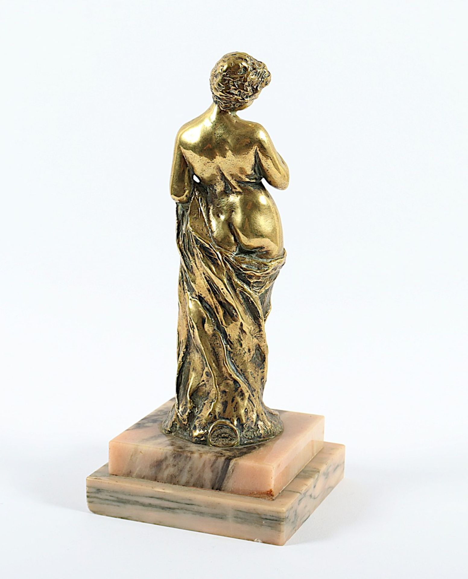 DE NUSSY, Eric William (1887-1945), "Badende", Bronze, vergoldet, H 22, verso signiert, Gießerstemp - Image 3 of 5