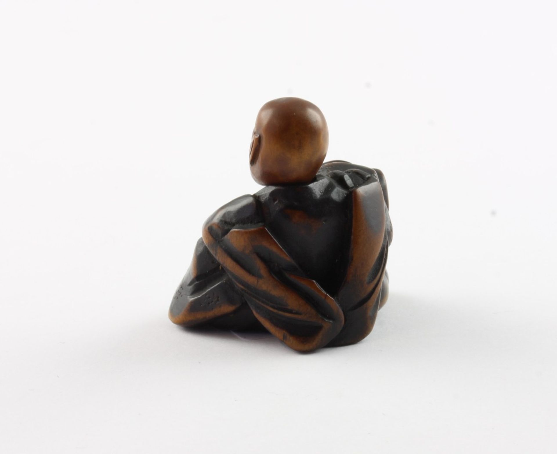 NETSUKE MANN MIT SAKE, Buchsbaum, beweglicher Kopf, J 3,2, JAPAN, E.19.Jh. - Image 3 of 4