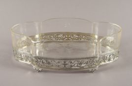 JARDINIERE, farbloses Glas mit Zierschliff (minst.ber.), Montierung 950/ooo, L 30, 172g (ohne Glas)