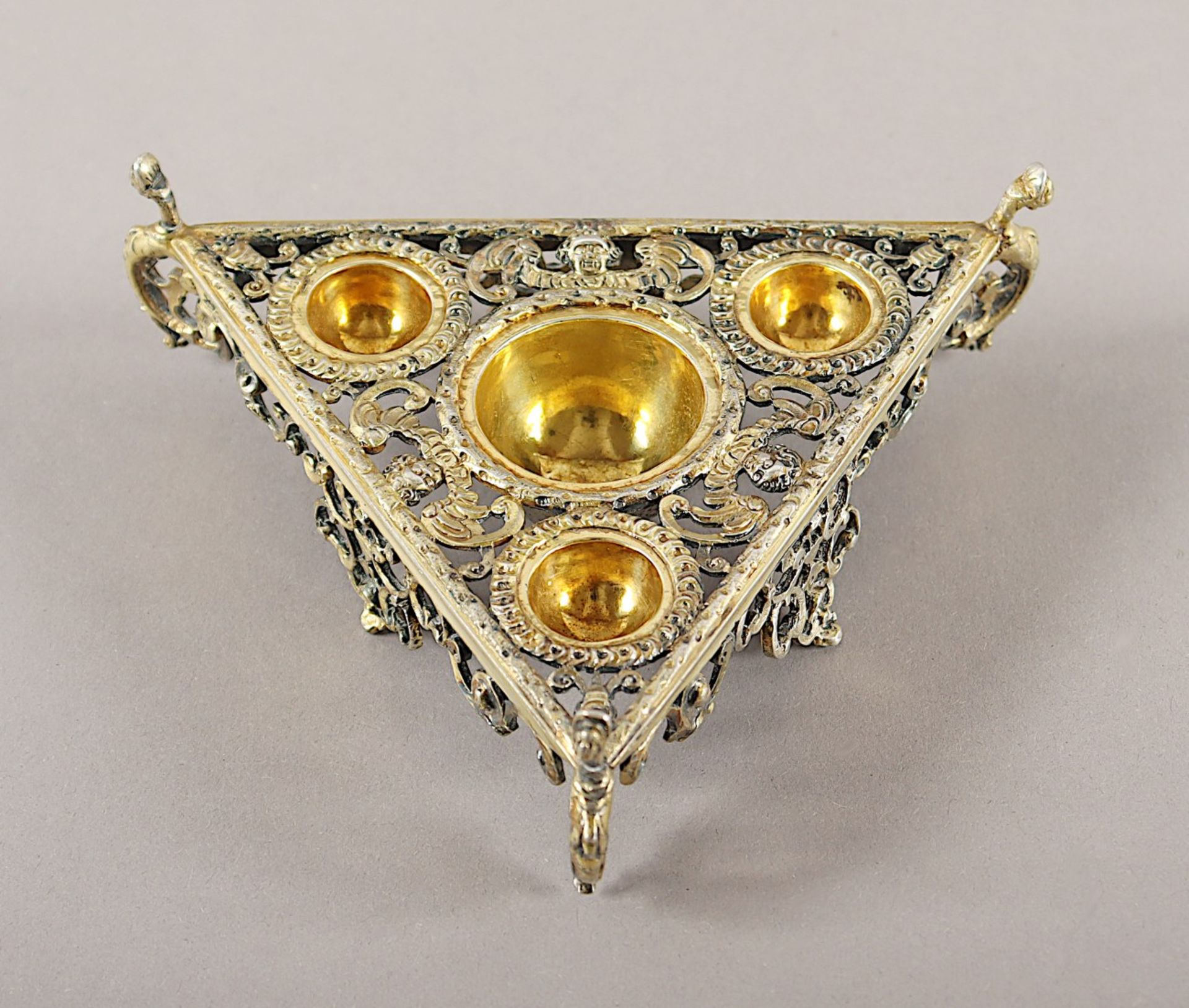 GEWÜRZSCHALE, Silber geprüft, partiell vergoldet, im Renaissance-Stil, L 14, 157g, undeutliche Mark