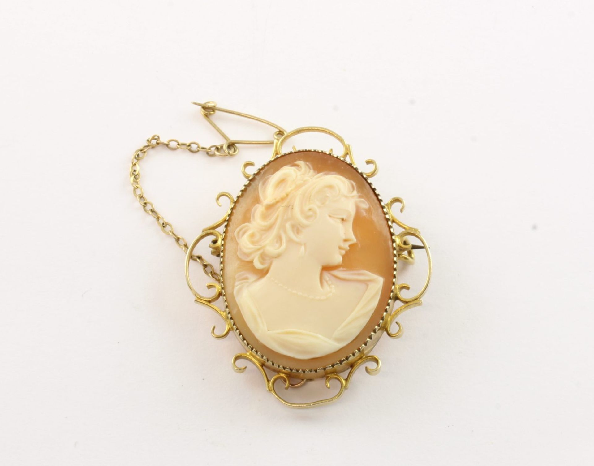 Cameo-Brosche, Goldfassung