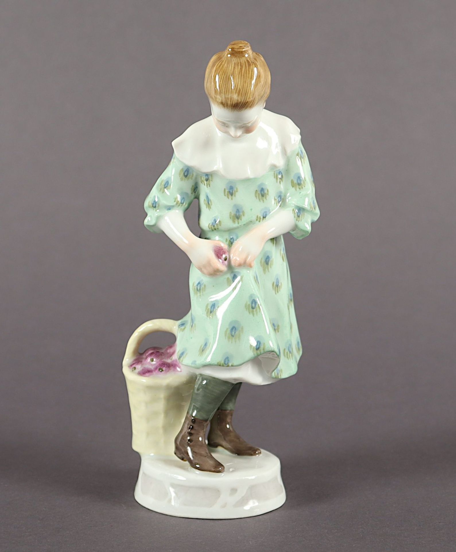 Figur "Mädchen mit Apfelkorb", Alfred König, Meissen, vor 1924