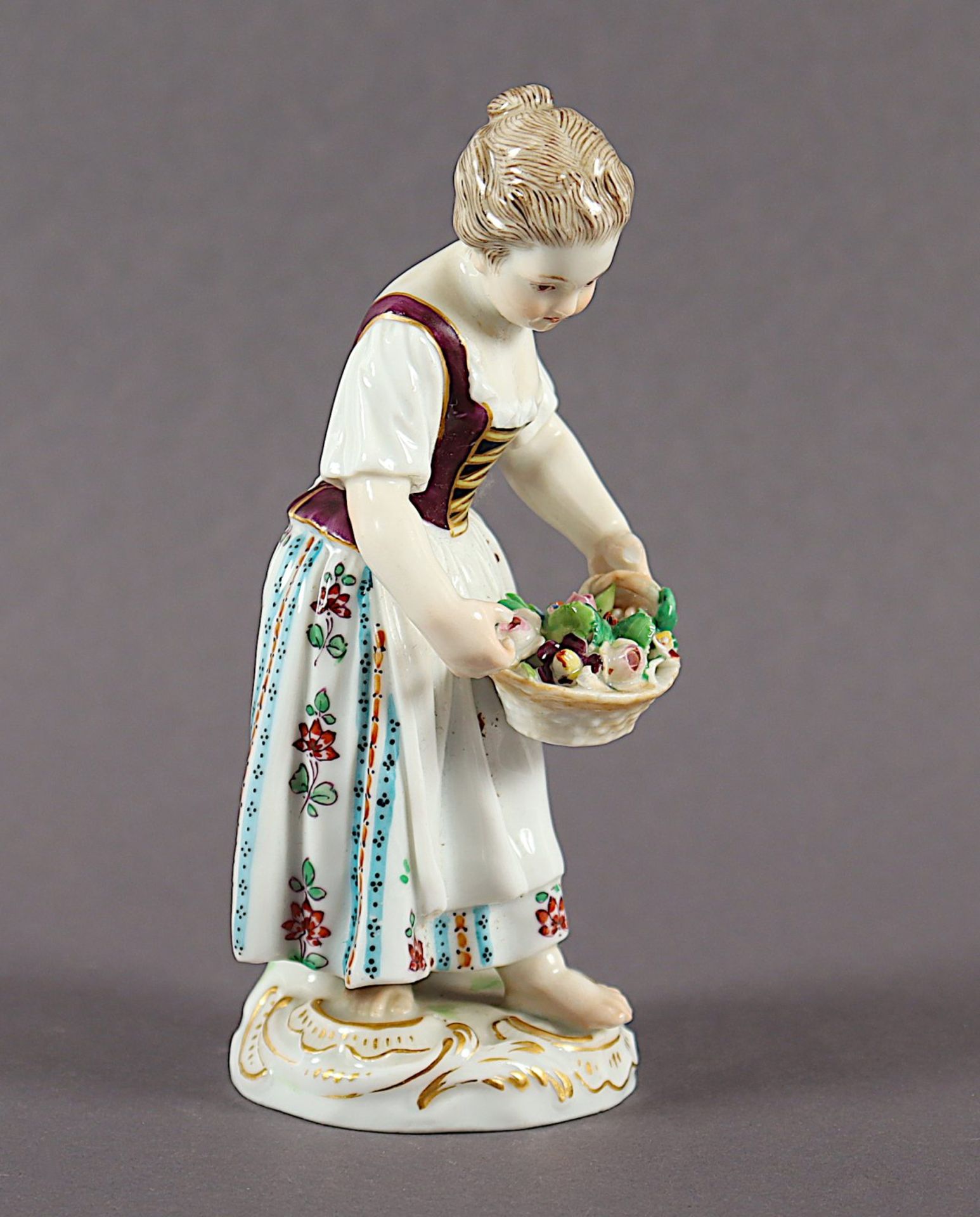 GÄRTNERKIND MIT BLUMENKORB, KAENDLER, MEISSEN, E.19.Jh. - Bild 2 aus 5