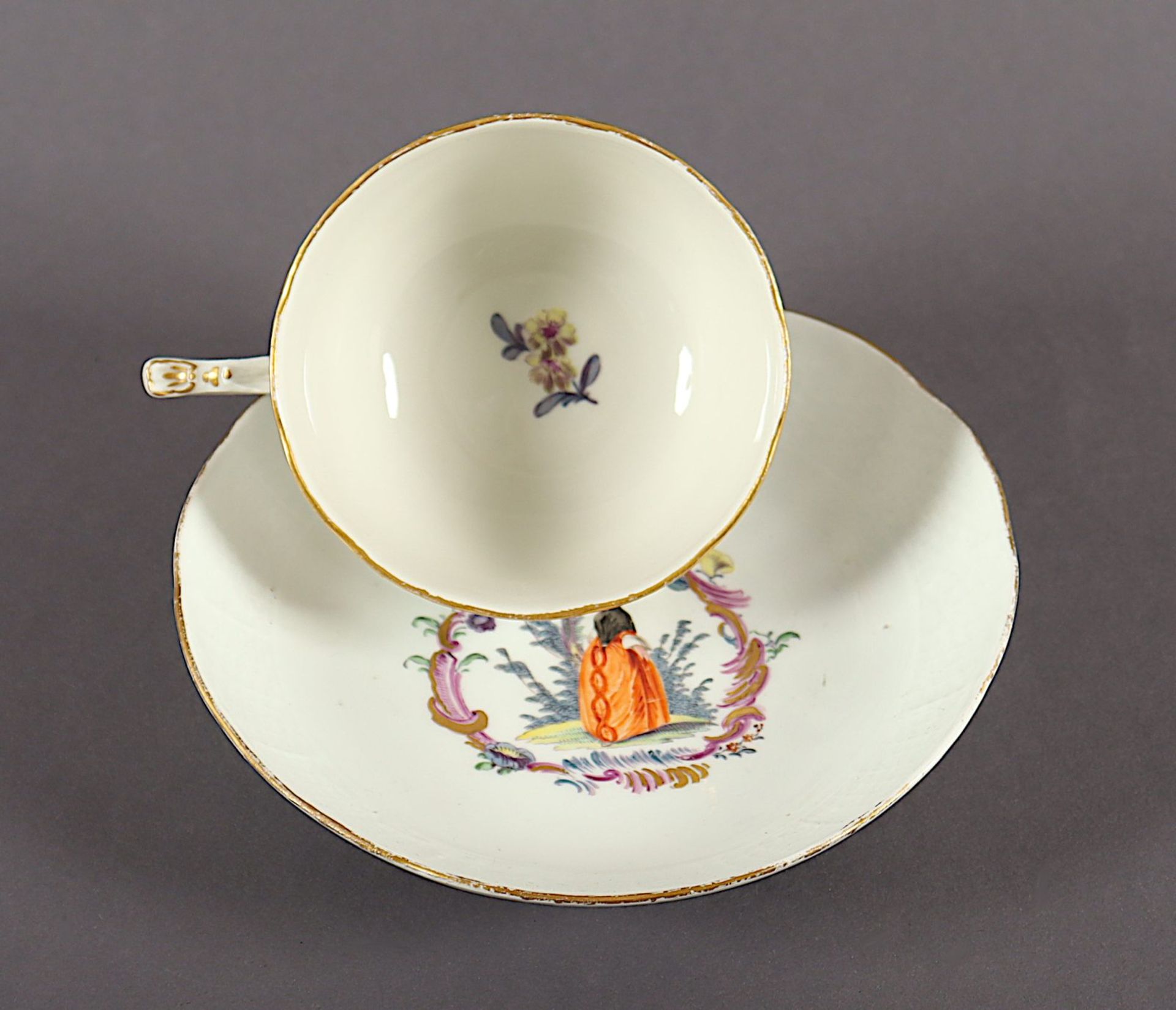 Tasse mit Untertasse, Ozier, galante Szenen, Meissen, um 1740 - Bild 2 aus 3