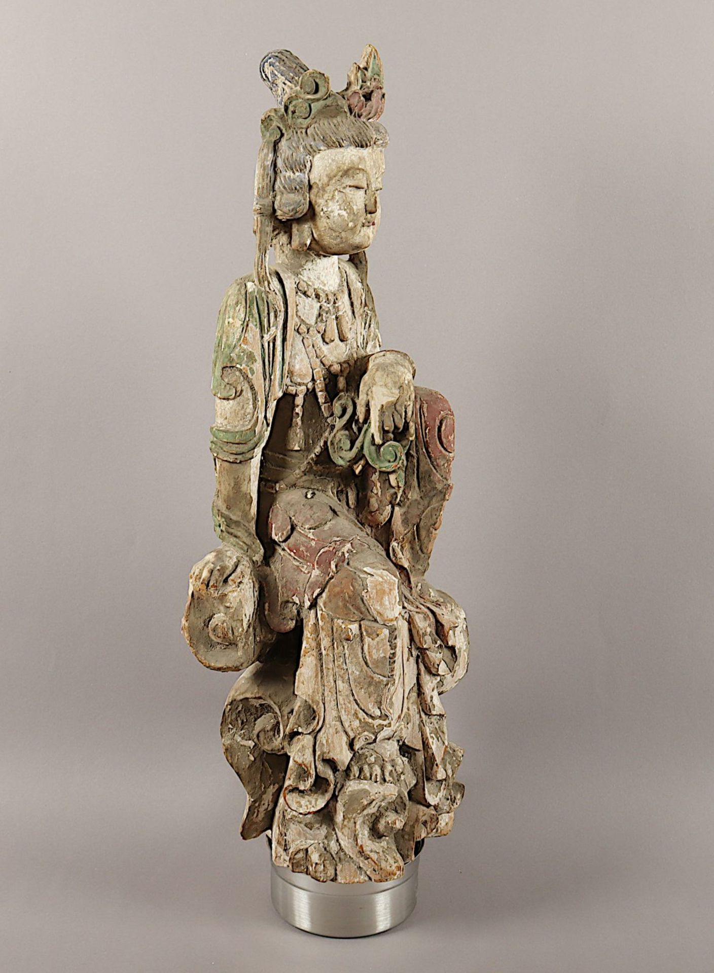 Guanyin auf einem Felsen sitzend, Holz, H 63, besch., CHINA, Qing-Zeit - Image 2 of 5