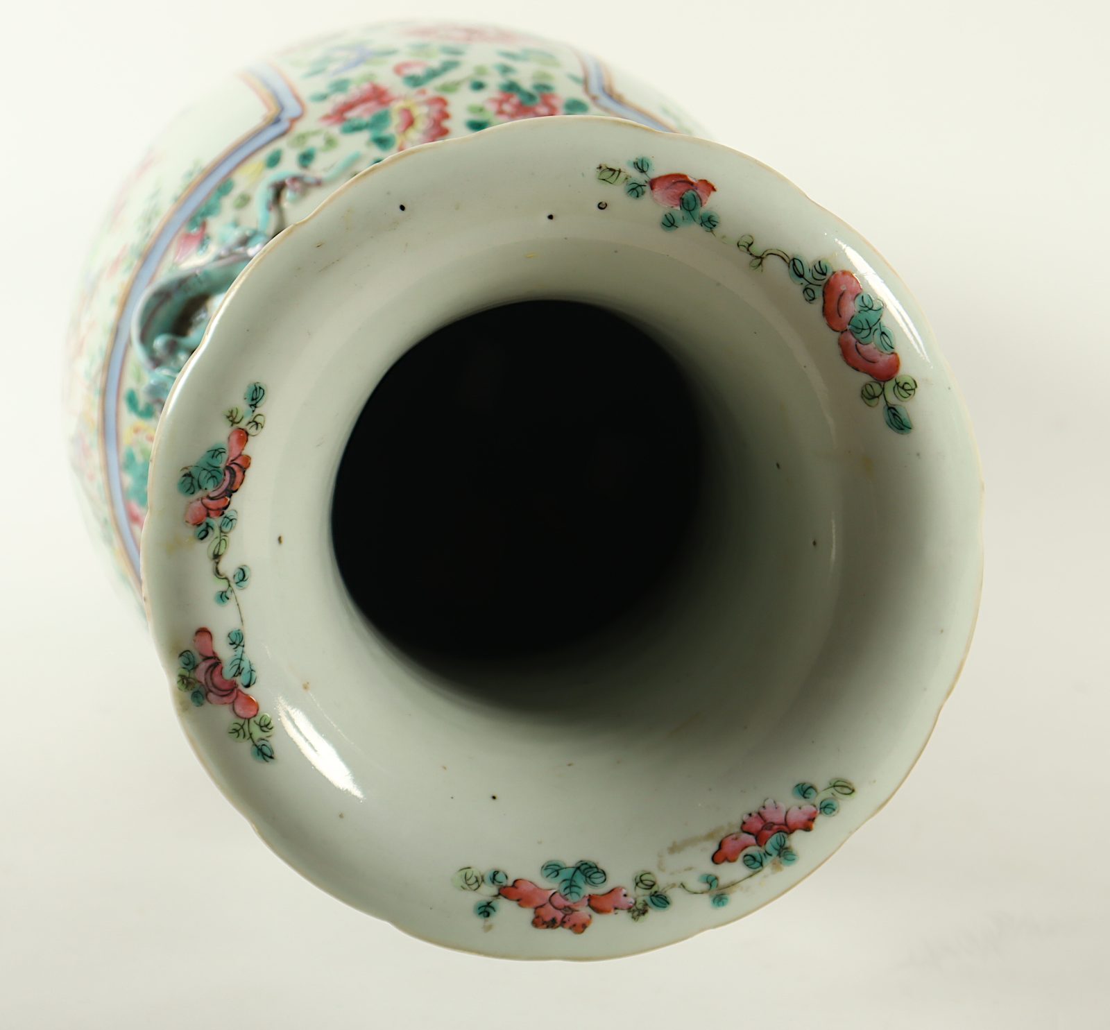 Vase, auf Holzsockel, China - Image 6 of 7