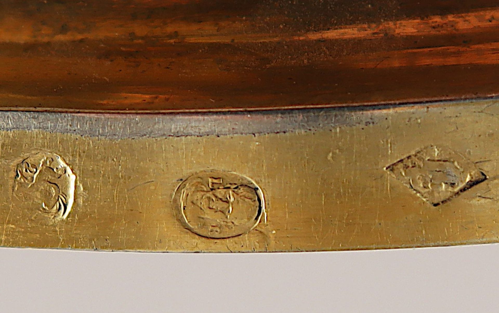 MESSKELCH, 800/ooo, vergoldet, runder Fuß mit graviertem Floraldekor und Monogramm, auf dem Nodus u - Image 2 of 2