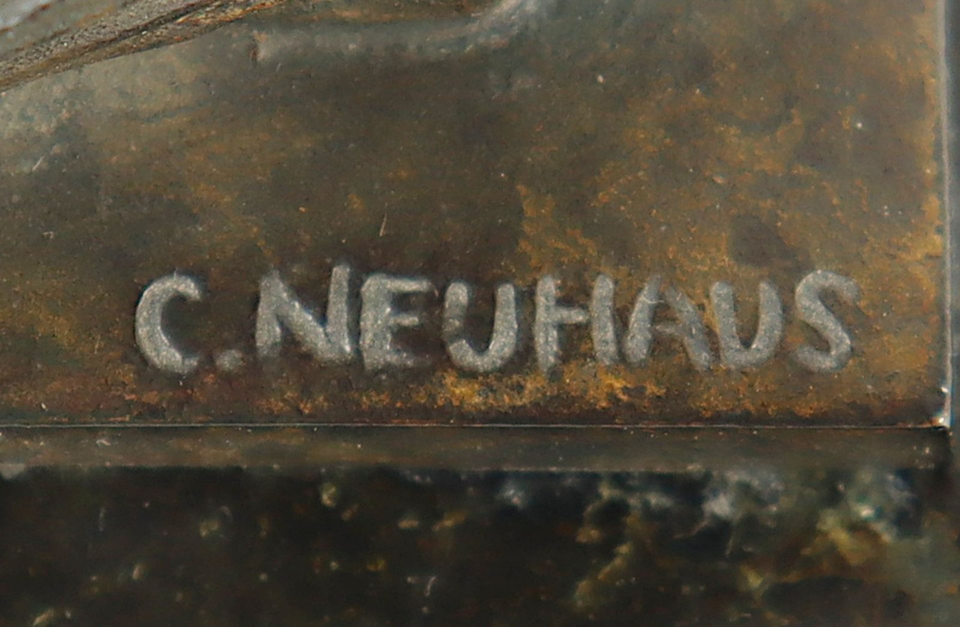 Neuhaus, Carl, Bronzefigur - Bild 4 aus 4