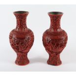 Paar Vasen, Rotlack, besch., CHINA