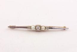 Art-Deco Brosche, 585/ooo Rotgold, zwei Perlen, Altschliff-Diamanten