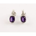 Paar Amethyst-Ohrstecker, 750/ooo WG