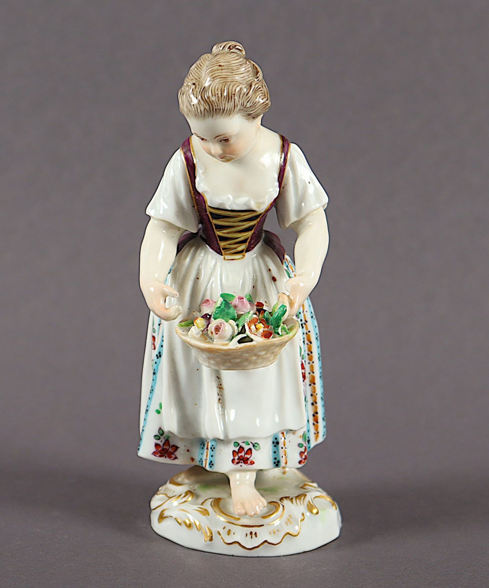 GÄRTNERKIND MIT BLUMENKORB, KAENDLER, MEISSEN, E.19.Jh.