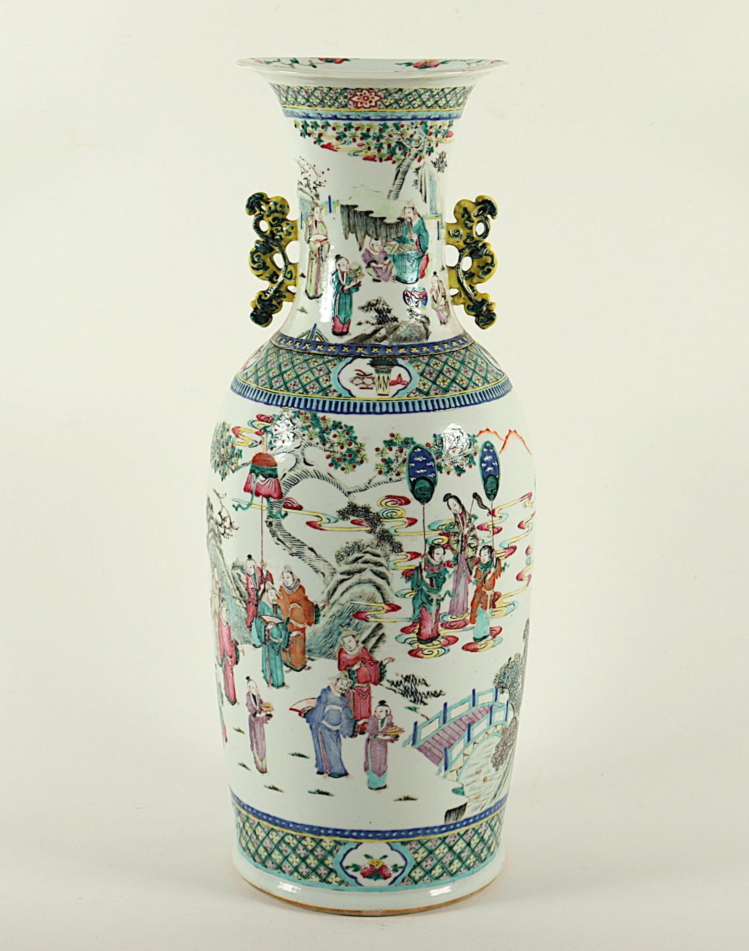 Vase, Porzellan, famille rose, Gottheiten, China, E.19.Jh.