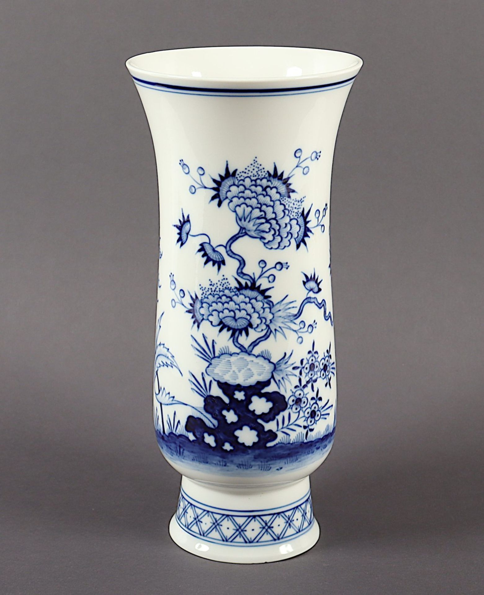 Vase, unterglasurblau Indische Fels- und Blumenmalerei, Meissen, 20.Jh.