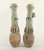 Zwei große Urnen, Keramik, besch., CHINA, Song-Zeit