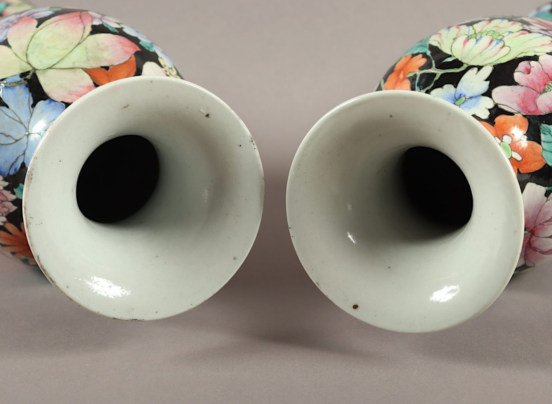 Paar Vasen, "Mille Fiori"-Dekor, China, 19.Jh. - Bild 4 aus 5