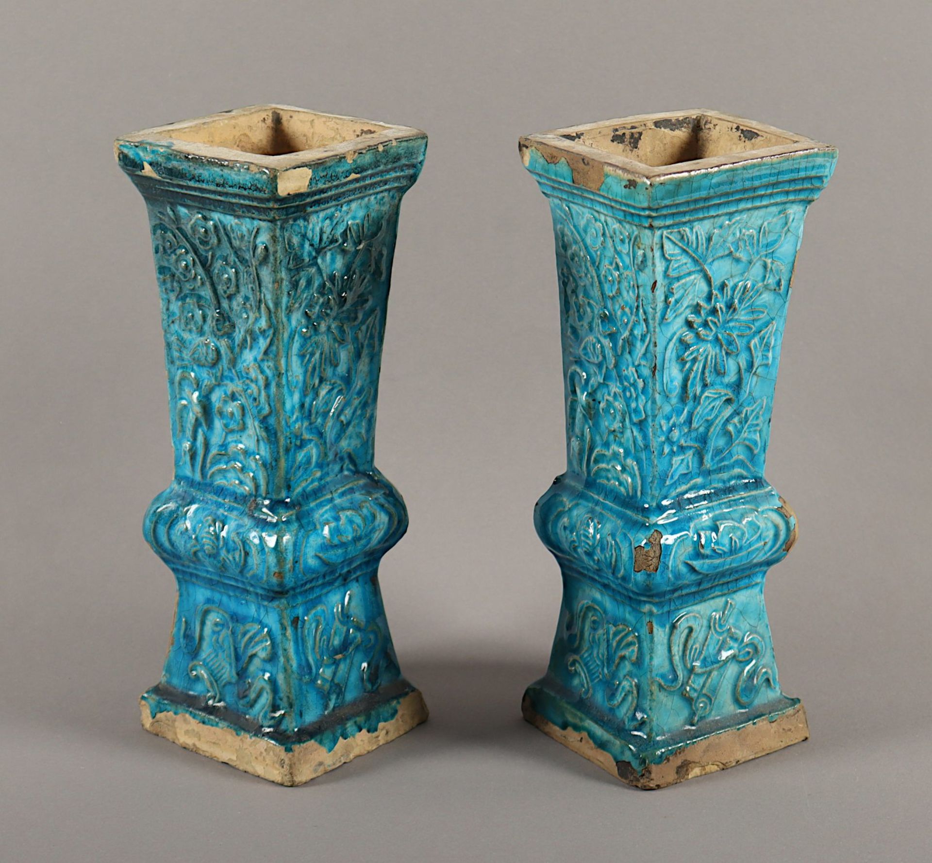 Paar Altar-Vasen, türkisblau glasiert, China, Ming - Bild 2 aus 3