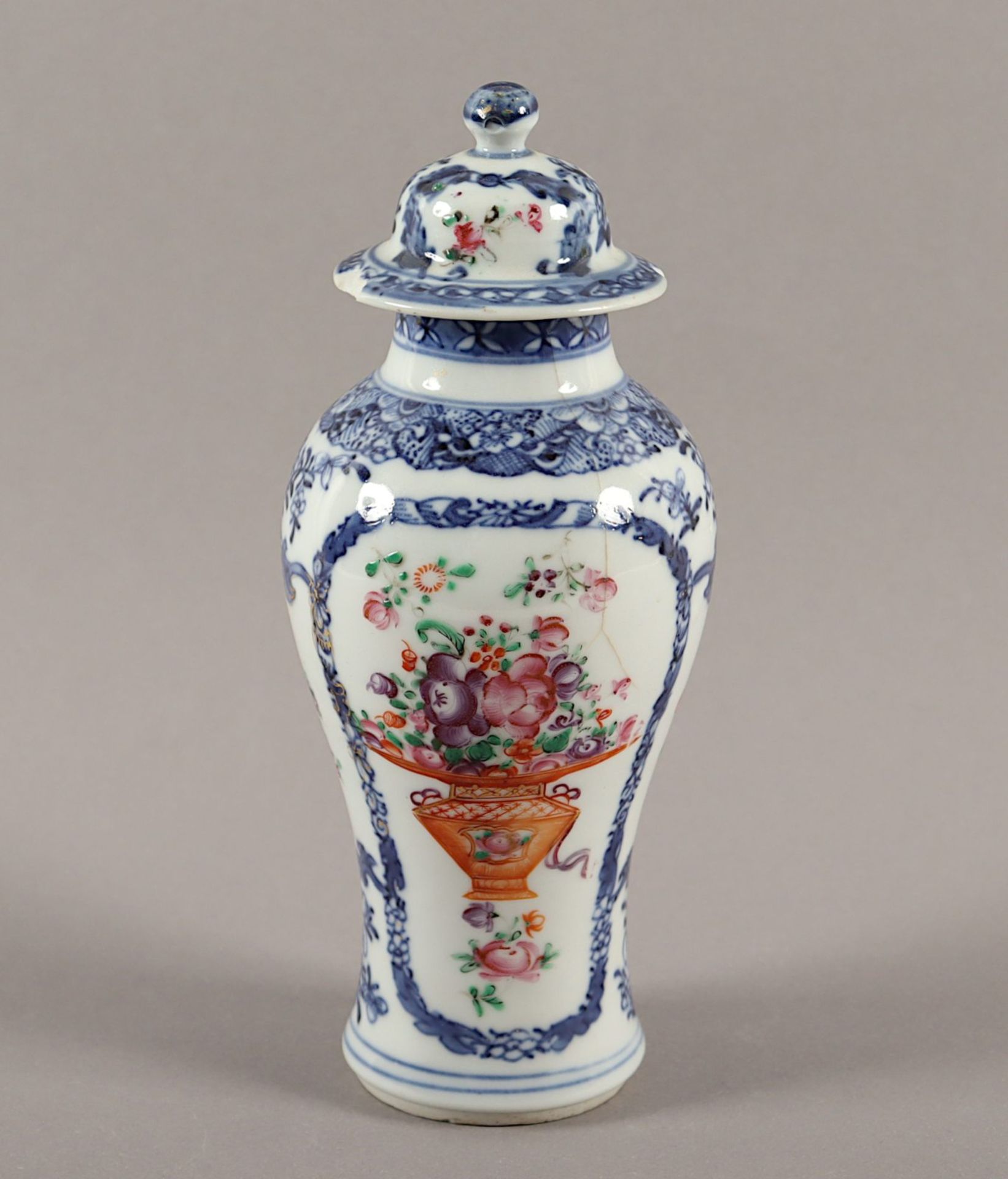 Deckelvase, Porzellan, China, um 1800