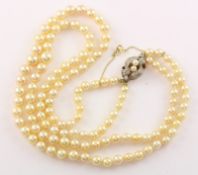 Perlenkette, doppelreihig, Schließe Gold mit kleinen Brill.