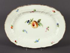 ovale Platte, Brandenstein-Relief, Früchte und Blüten, Meissen, E.19.Jh.