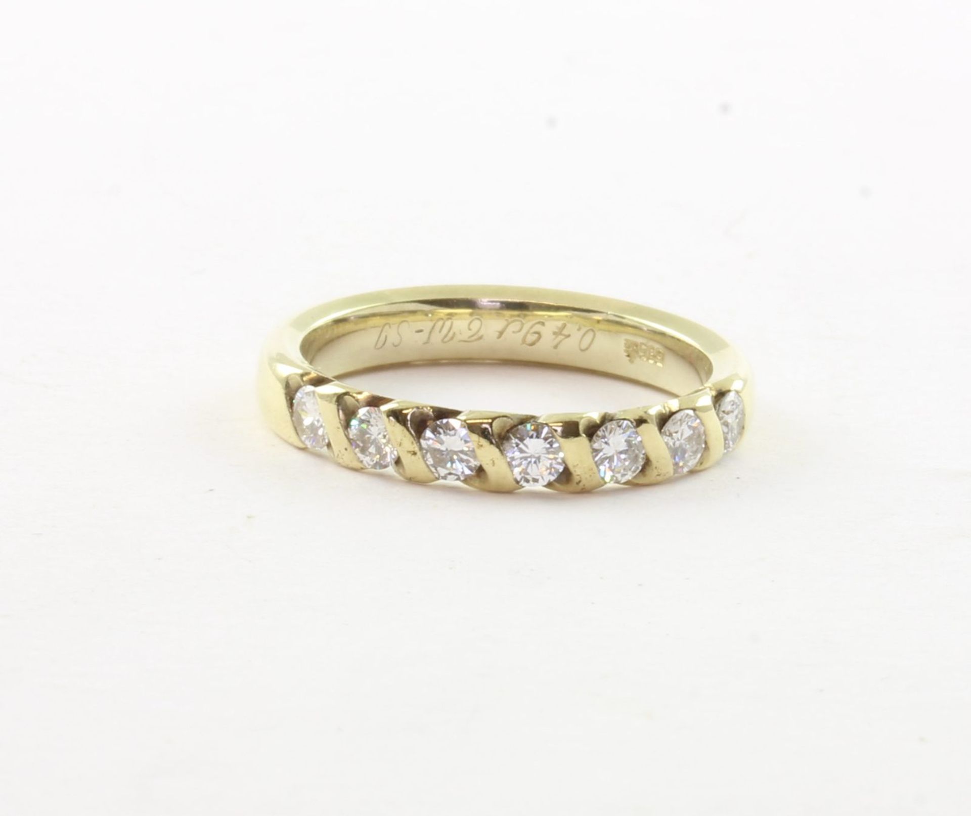 BANDRING, 585/ooo Gelbgold, besetzt mit Brillanten von zusammen ca. 0,49 ct., RG 53, 4,4g