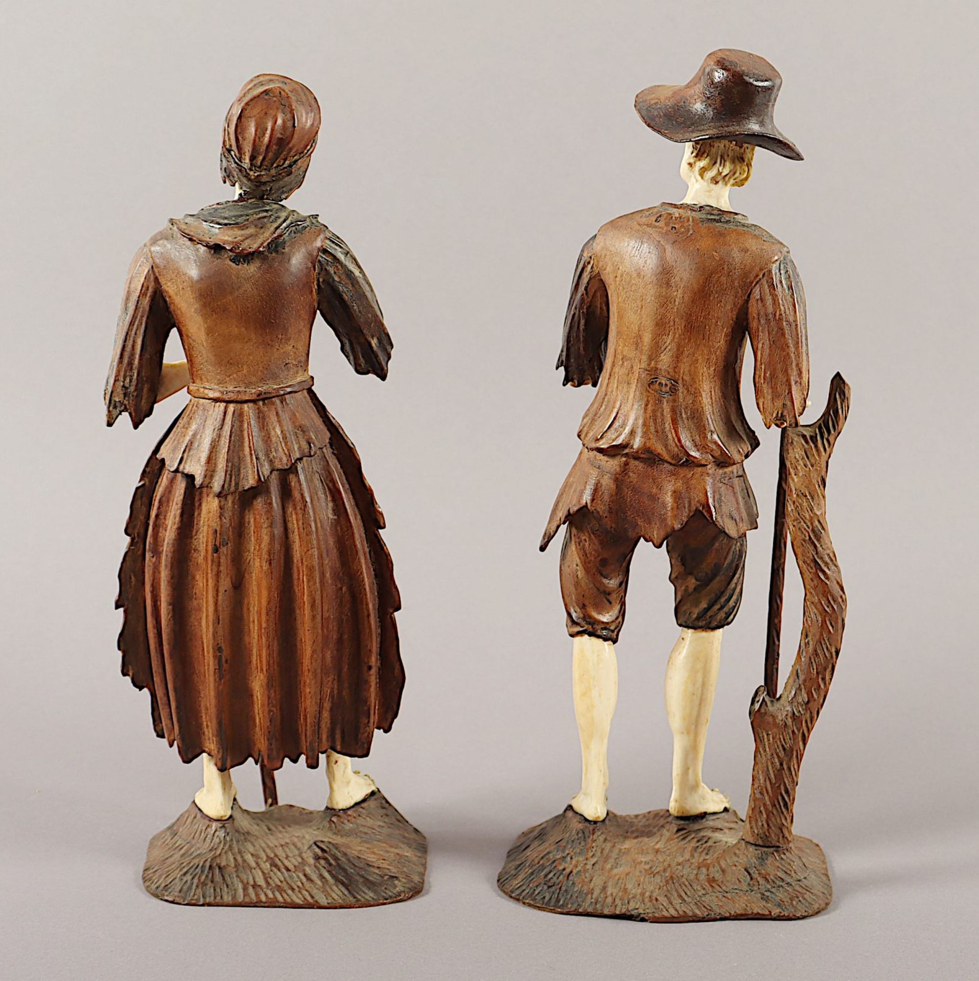 zwei Bettlerfiguren, Holz, Elfenbein, in der Art von Troger, 17.Jh. - Image 4 of 7