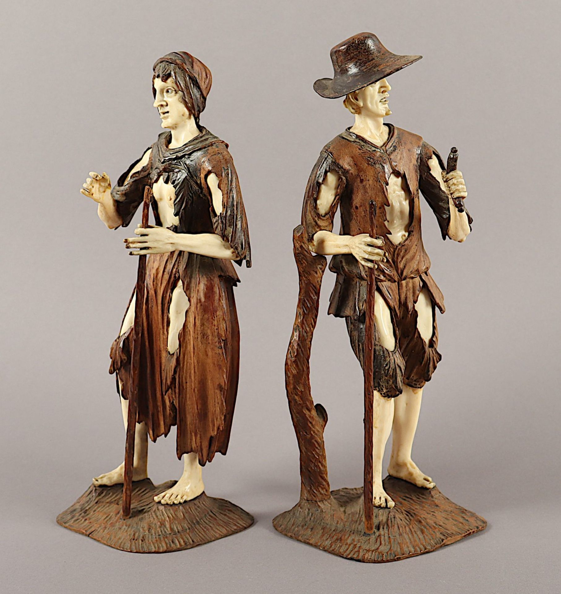 zwei Bettlerfiguren, Holz, Elfenbein, in der Art von Troger, 17.Jh. - Image 3 of 7