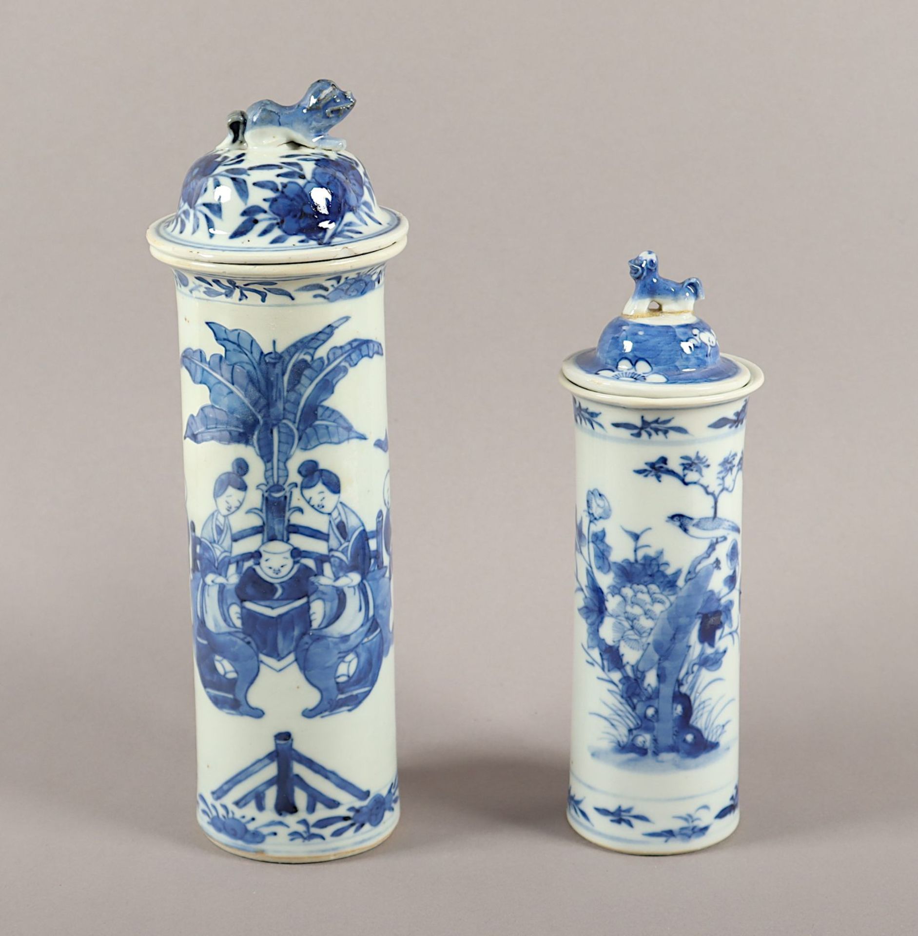 zwei Stangenvasen, Porzellan, unterglasurblau dekoriert, China, A.19.Jh.