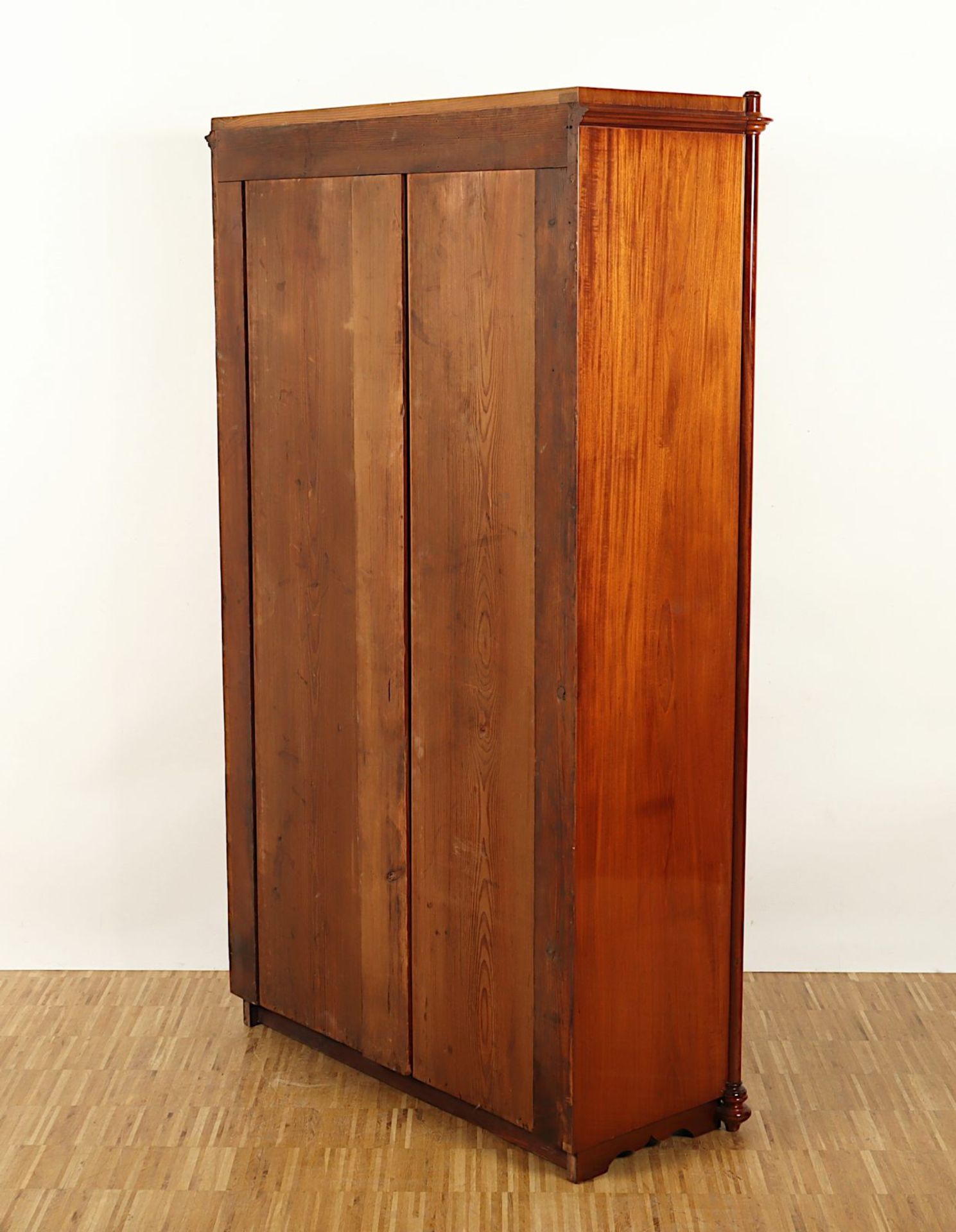 BIEDERMEIER-VITRINENSCHRANK, Mahagoni, deutsch, um 1840 - Bild 4 aus 4