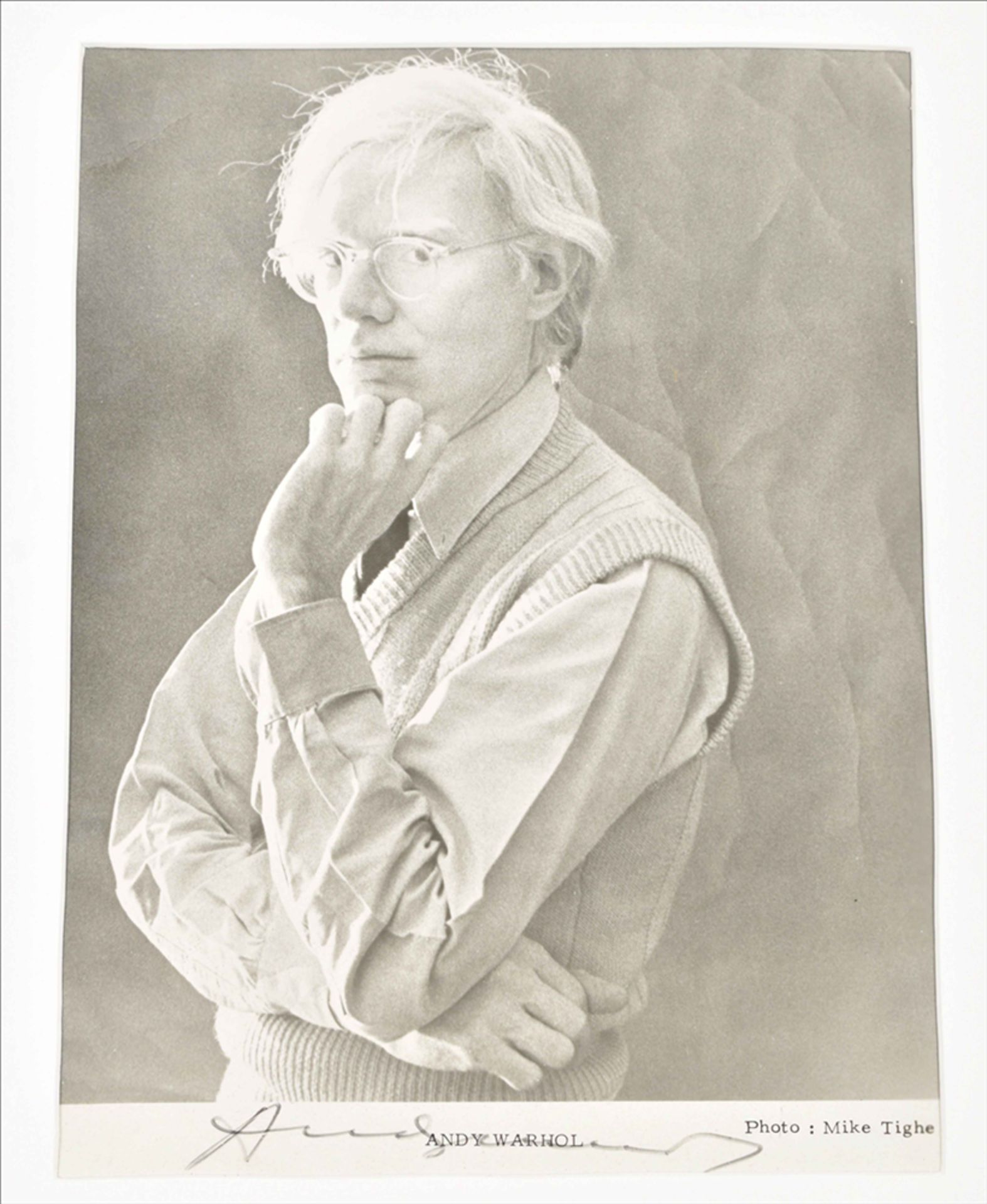 Michael Tighe, Andy Warhol photo portrait, ca. 1980. Signed by Warhol - Bild 2 aus 4