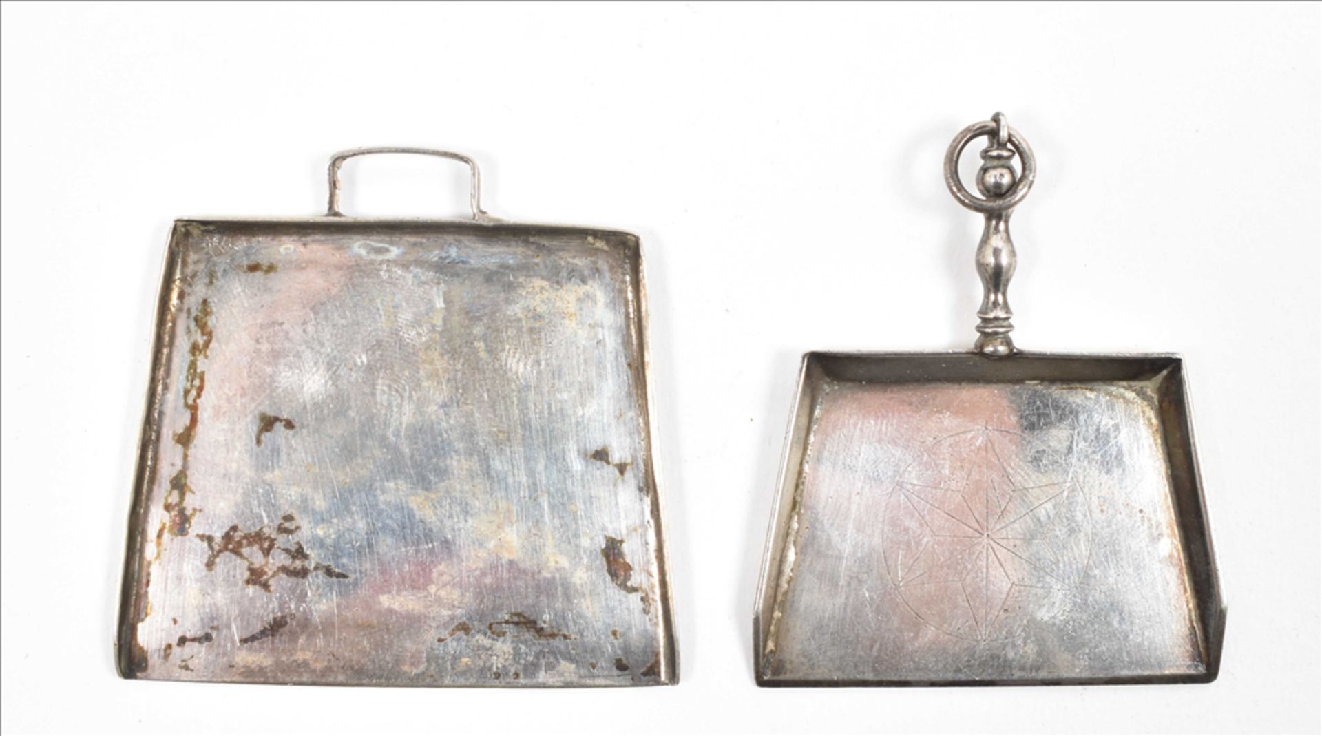 [Silver] Two silver miniature dustpans