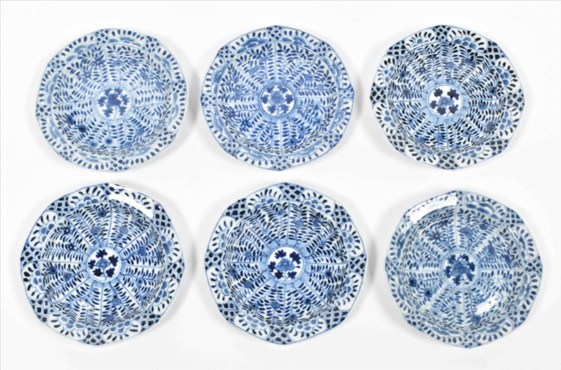 [China. Porcelain] Matching set of twelve Chinese Qianlong porcelain tea cups and saucers - Bild 4 aus 10