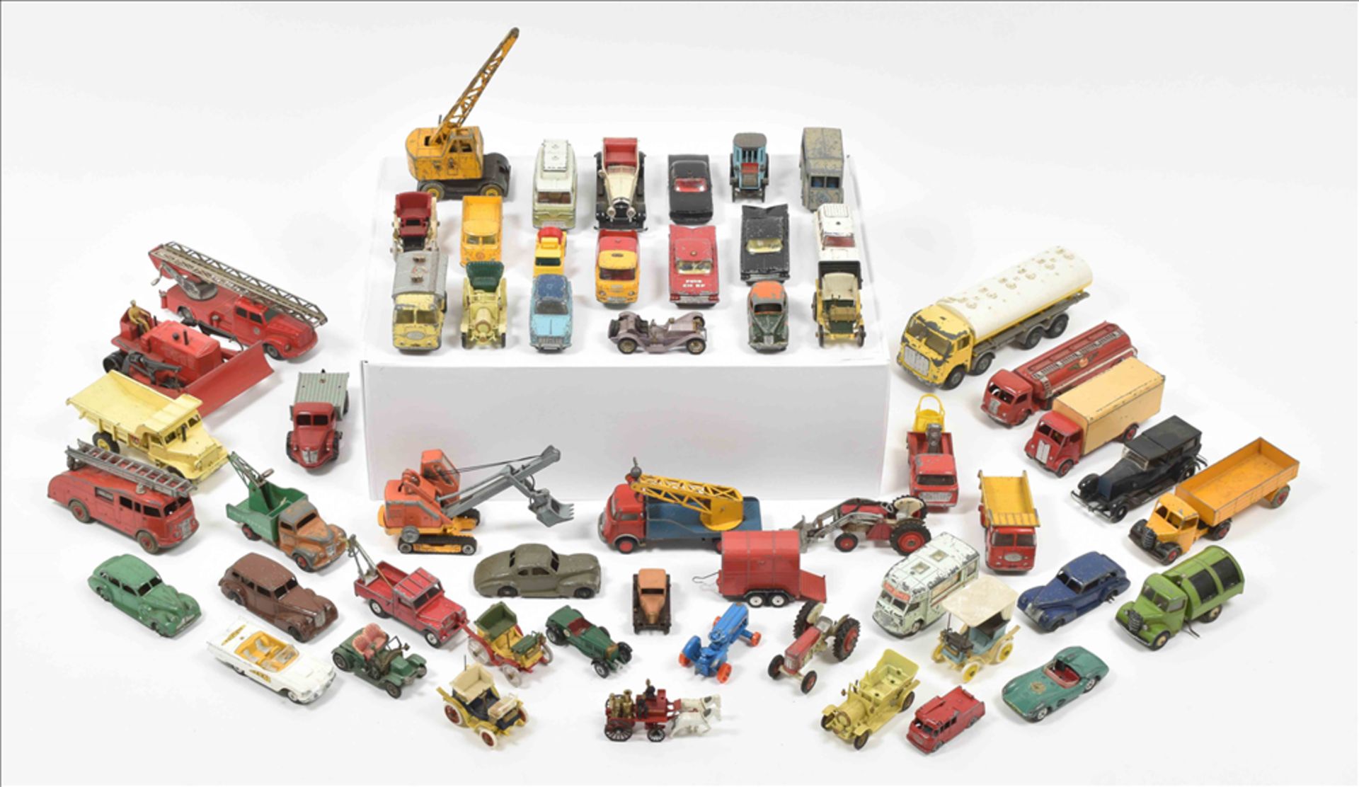 [Model cars] Collection of approx. 70 Dinky Toys, Corgi Toys, Safir and more