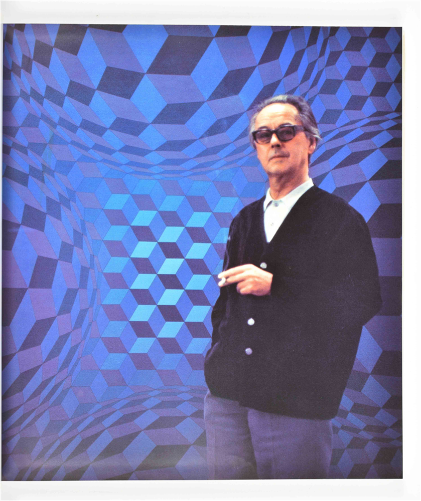 Eight works on Vasarely: (1) Vasarely, complete 4 volume set of Arts Plastiques du XXe Siècle - Image 8 of 9