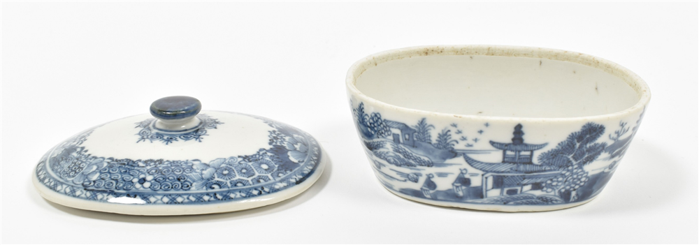 [China. Porcelain] Chinese Qianlong porcelain gravy boats - Image 5 of 7