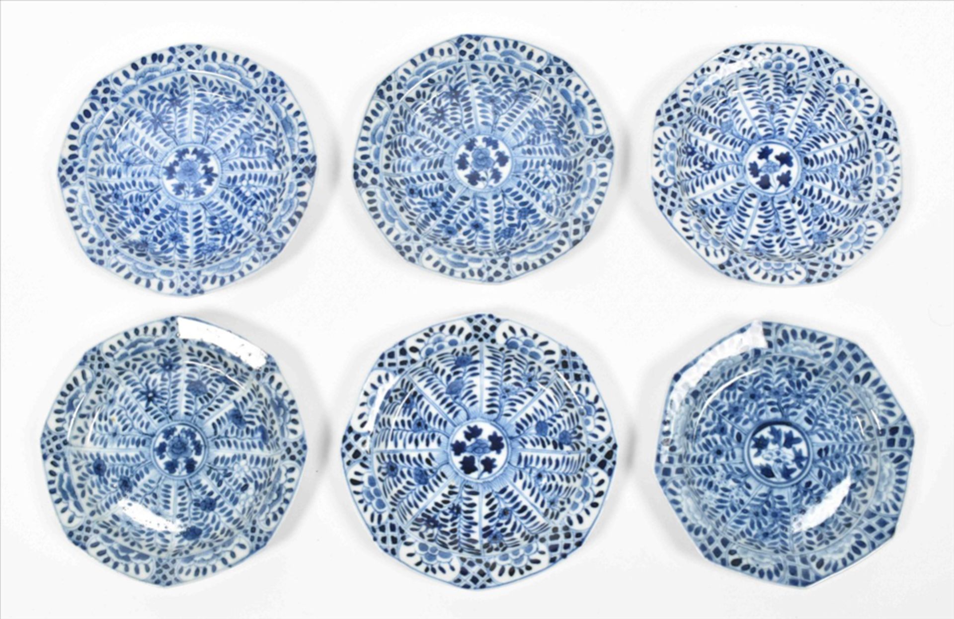 [China. Porcelain] Matching set of twelve Chinese Qianlong porcelain tea cups and saucers - Bild 3 aus 10