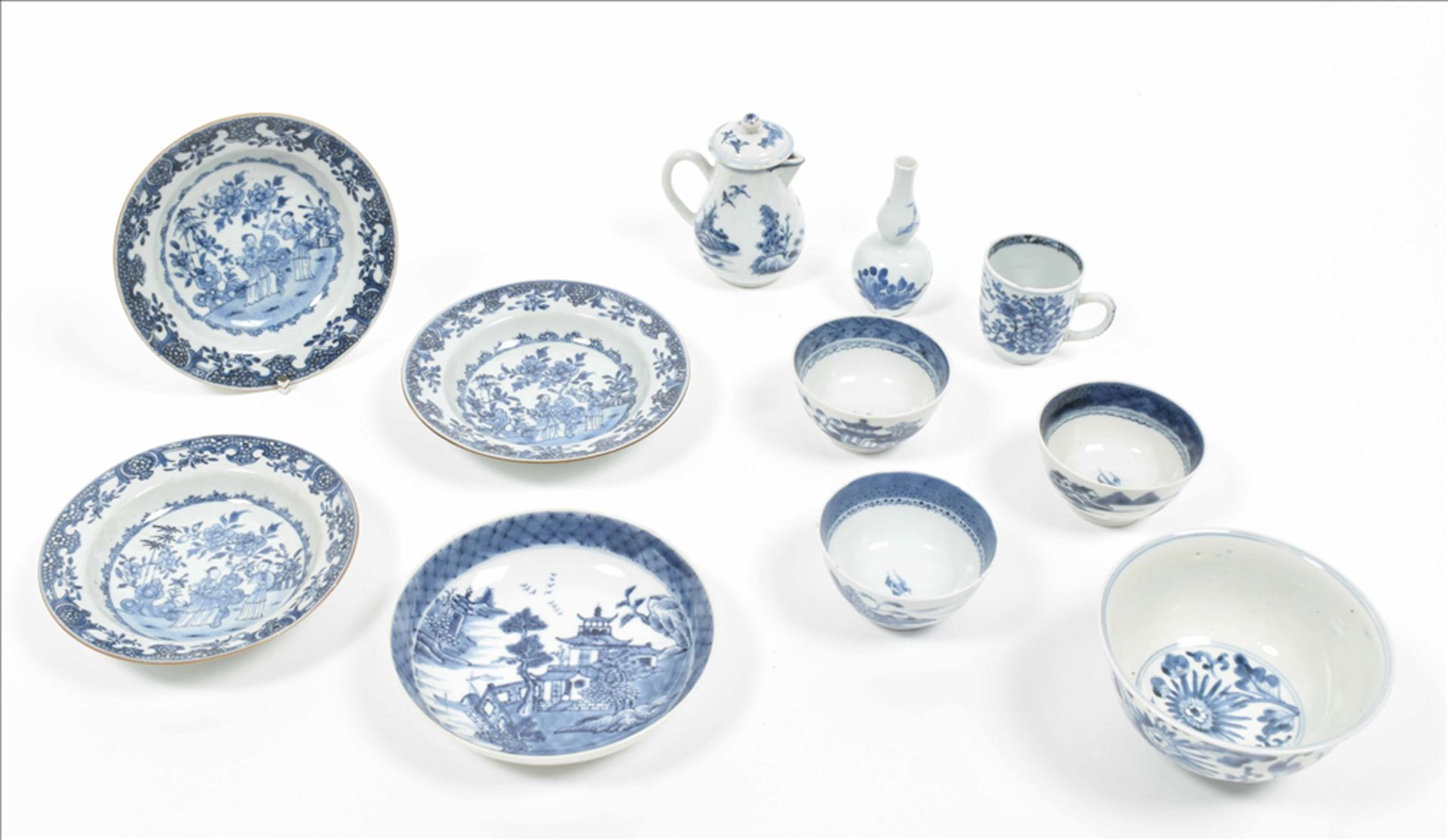 Eleven various pieces of porcelain